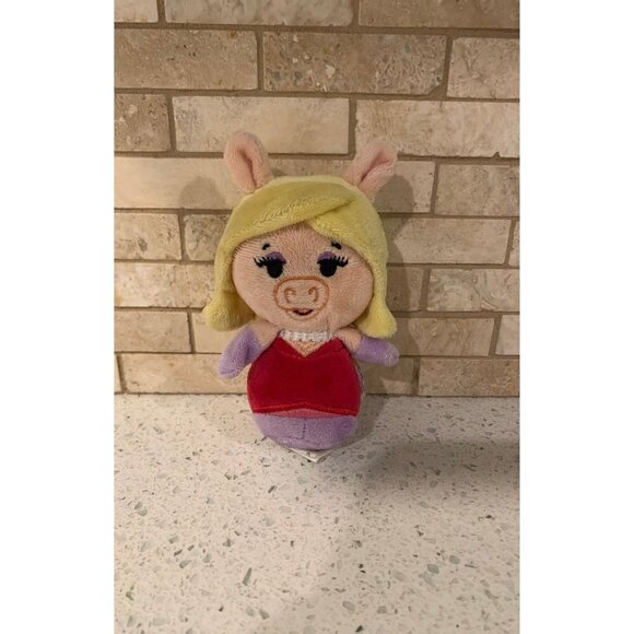 Hallmark Itty Bitty Plush The Muppets Miss Piggy- B20 - Picture 1 of 3